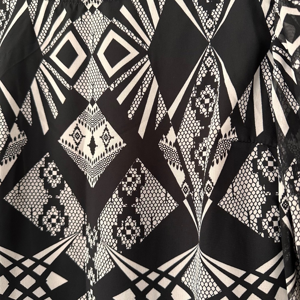 Fire Los Angeles Aztec Print Wide Pleat Sleeve Dress‎ | Black + White - Picture 2 of 7